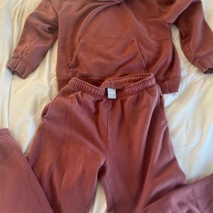 Cozy cute aritzia sweat set!